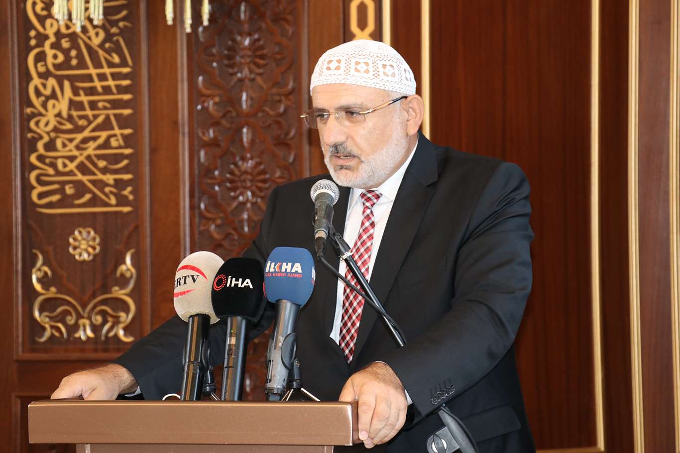 Diyanet İşleri Başkanlığı Mushafları İnceleme ve Kıraat Kurulu Başkanı Hafız Osman Şahin